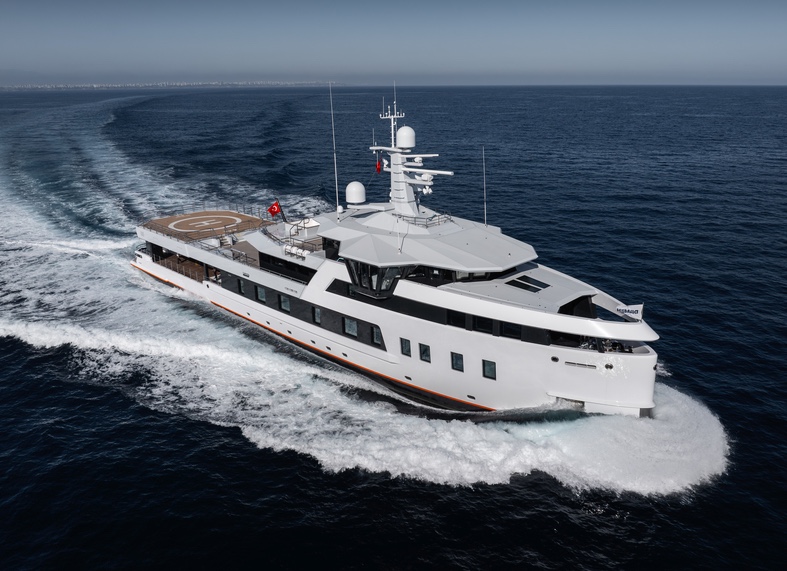 Damen Yachting Delivers Xplorer 60 and Yacht Support Vessel to Single Owner