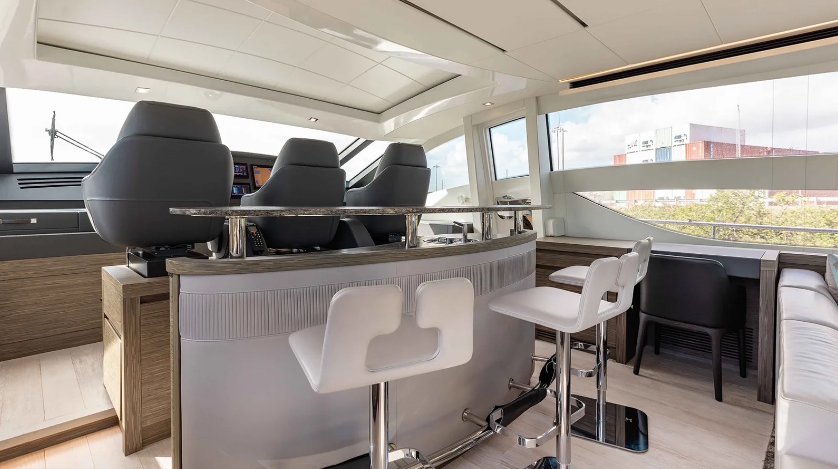 25m Pershing Motor Yacht African Wild Dog Sold