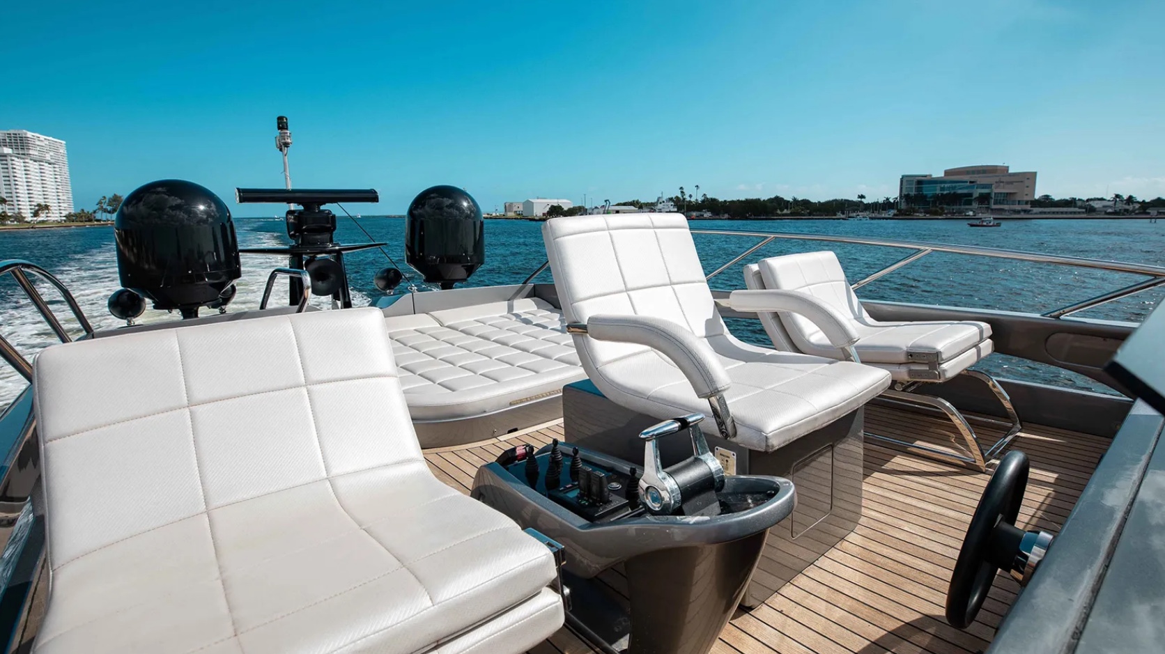 25m Pershing Motor Yacht African Wild Dog Sold