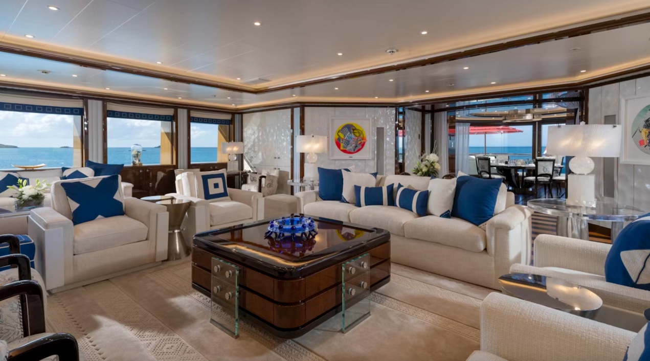 82m Alfa Nero Listed for Sale