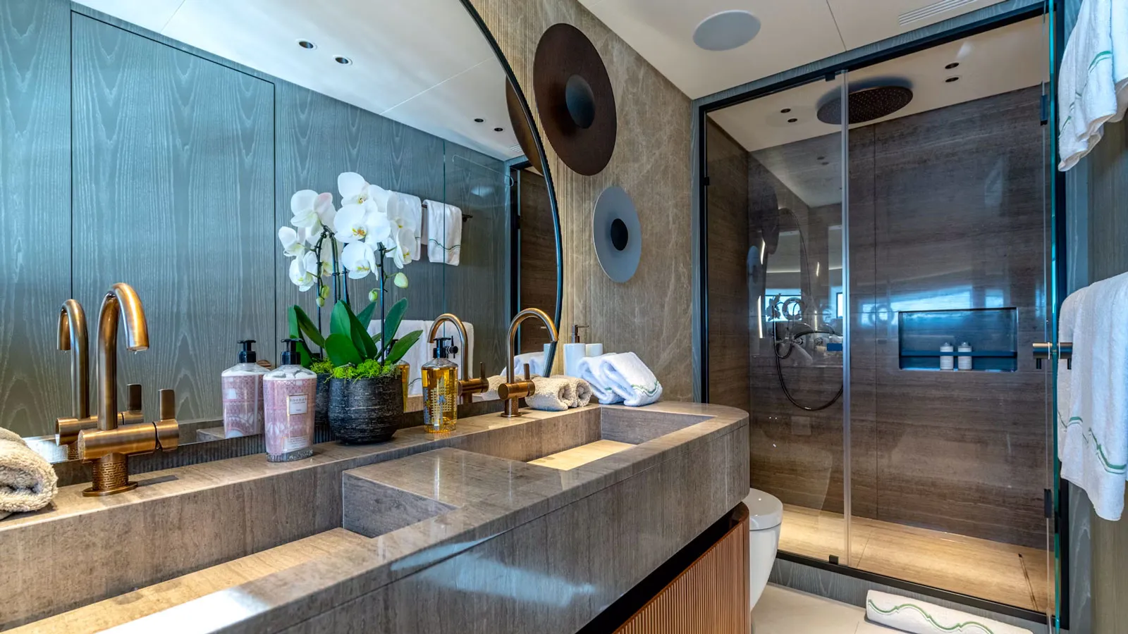 €1M price drop on 2024 Mangusta 104 REV motor yacht Delfina