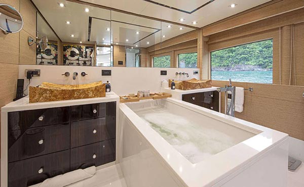 0k price drop on 44m Benetti motor yacht Sur La Mer