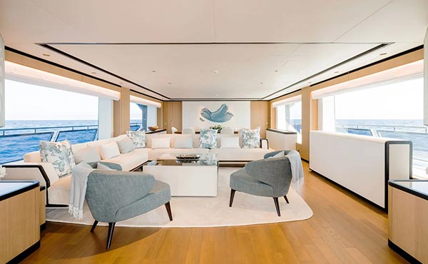 38m Majesty 120 motor yacht Olivia sold