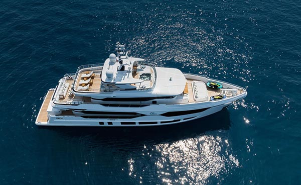 38m Majesty 120 motor yacht Olivia sold