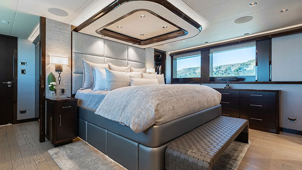 40m Westport motor yacht Figaro sold