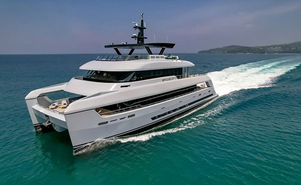 Further https://xeimg.jiagle.com/images/2025-11-05/iMk0iw9lMprJYLYMmIKrJaO0wBTHKBuzSiajjj68.jpg.5M price reduction on 36m SilverYachts catamaran SpaceCat featured in The White Lotus