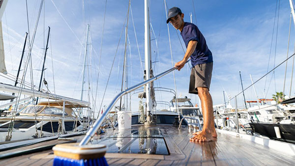 Oyster Yachts opens new service centre in Barcelona