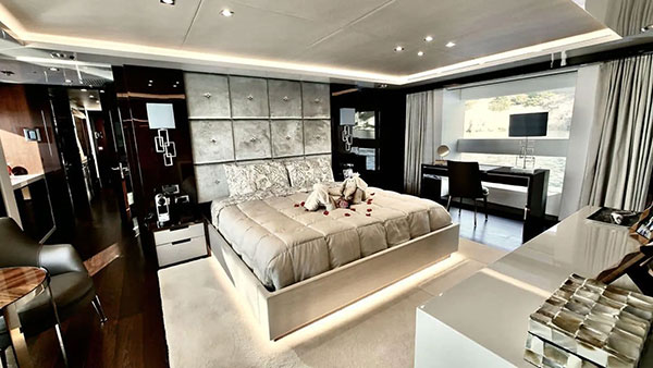 Sunseeker 116 motor yacht Survivor 2 sold