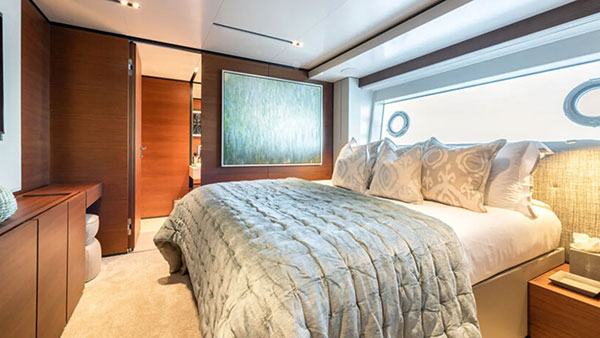 Custom Line's 33m motor yacht Mac One sold