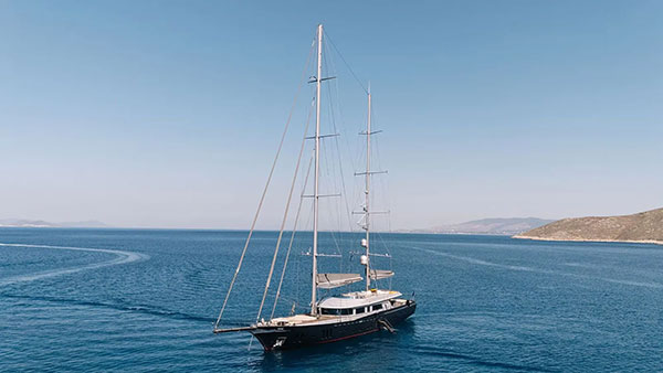 €500k price drop on 46m motorsailer Atlantis Pearl