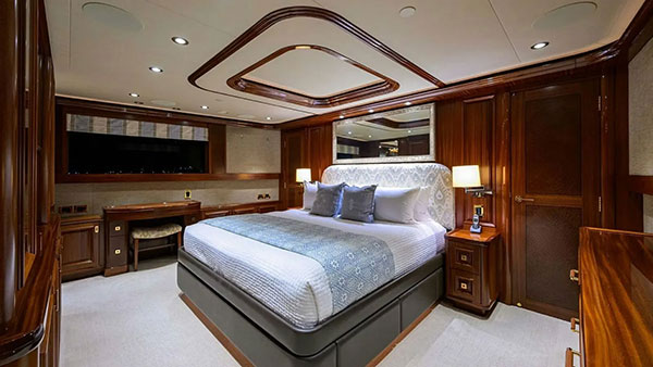 40m Westport motor yacht Sarabeth sold and renamed Bella Vita