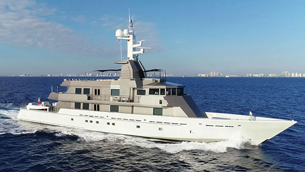 53m Oceanfast motor yacht Mizu changes CA 53m Oceanfast motor yacht Mizu changes CA