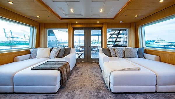 53m Oceanfast motor yacht Mizu changes CA 53m Oceanfast motor yacht Mizu changes CA