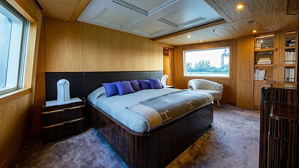 53m Oceanfast motor yacht Mizu changes CA 53m Oceanfast motor yacht Mizu changes CA