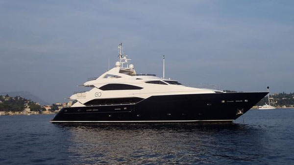 Sunseeker motor yacht Chiqui sold