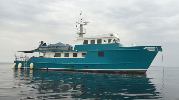 20% price cut on explorer yacht Chagos