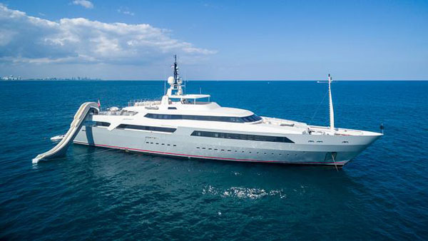 €1.6M price drop on Baglietto motor yacht Vicky