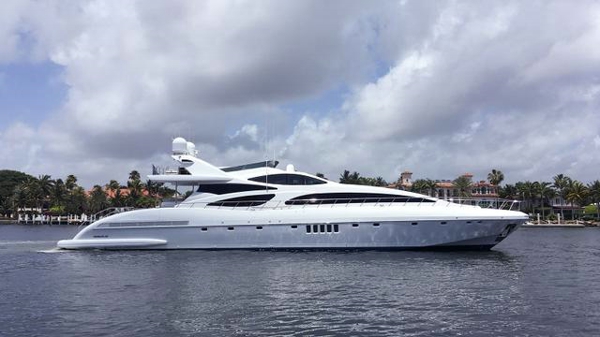 Mangusta motor yacht Me Gusta for sale