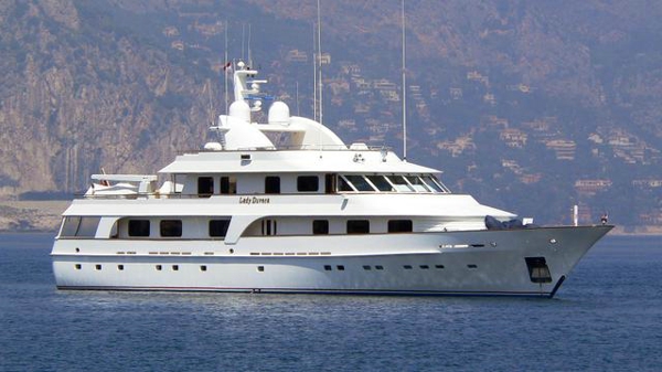 Hakvoort motor yacht Lady Duvera for sale