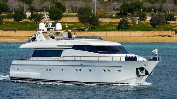 Sanlorenzo SL82 motor yacht Antares sold