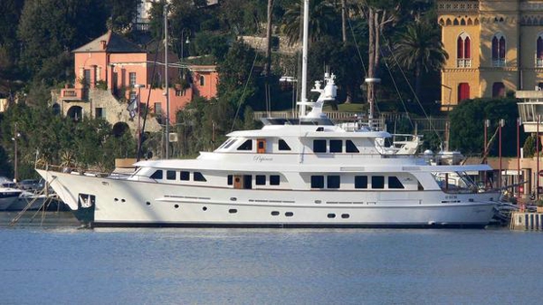 CBI Navi motor yacht Papinou sold