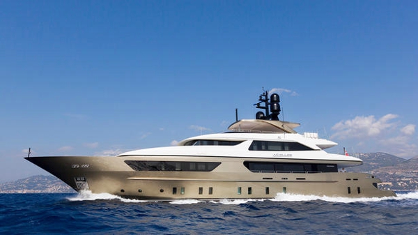 Sanlorenzo motor yacht Achilles sold