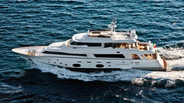 Ferretti motor yacht Las Morochas sold