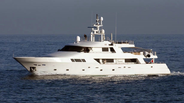 €290,000 price cut on Mitsubishi motor yacht Sensei