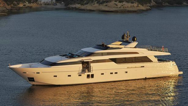 €1M price drop on Sanlorenzo motor yacht H1