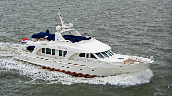 Moonen motor yacht Etoile d’Azur sold