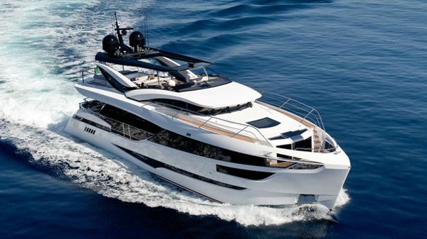 Dominator motor yacht Kalliente for sale