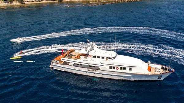 Ferronavale motor yacht Fiorente for sale