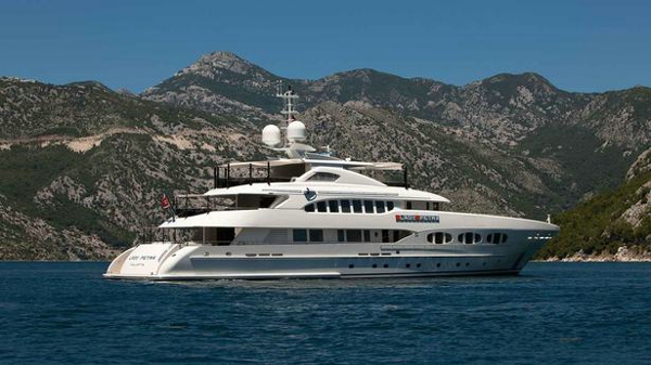 Heesen motor yacht Como for sale