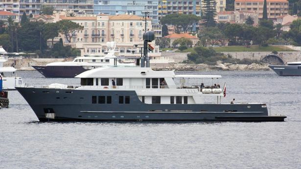 Inace motor yacht Zulu listed for sale