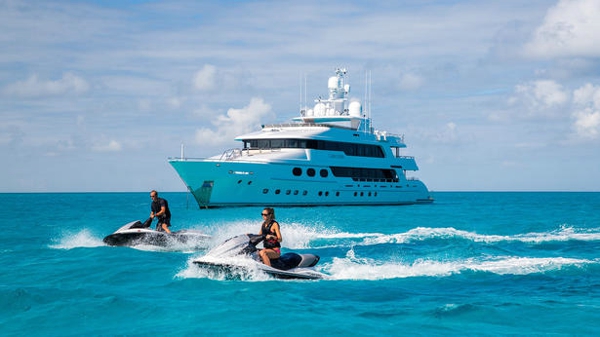 .4M price drop on Christensen motor yacht Casino Royale