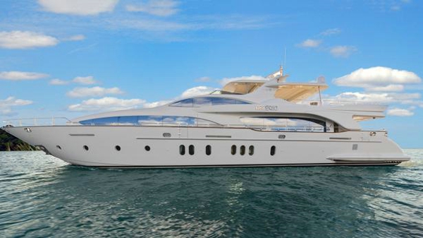 Azimut motor yacht Arrecho for sale