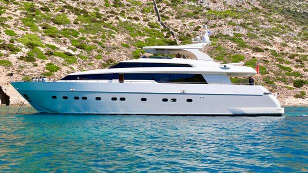 Sanlorenzo motor yacht Fleamonkey offered for sale