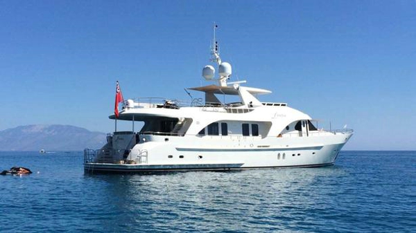 €400,000 price drop on Moonen motor yacht Livadia