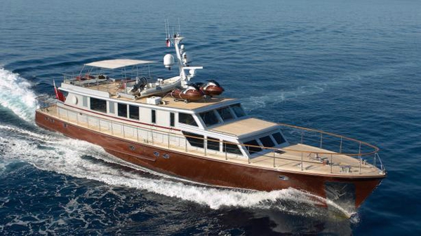 €1.95M price drop on Esterel motor yacht Tempest WS