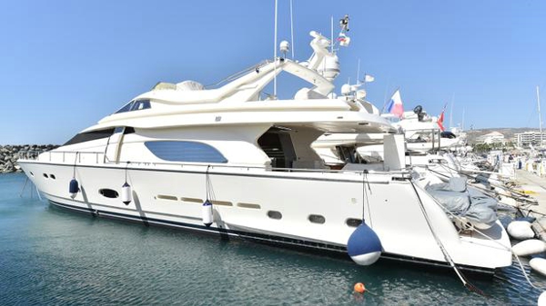 Ferretti motor yacht Aldenis for sale