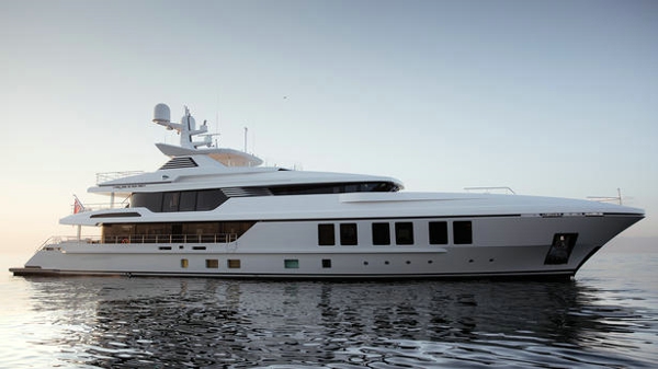 New Turquoise motor yacht Razan sold