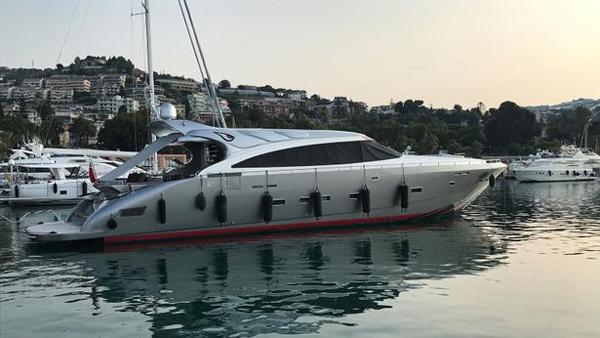 Fast AB motor yacht Reveil for sale