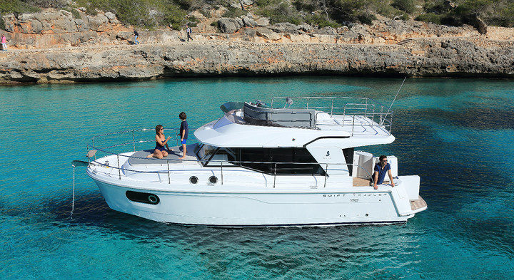 Swift Trawler 30 (Inboard)