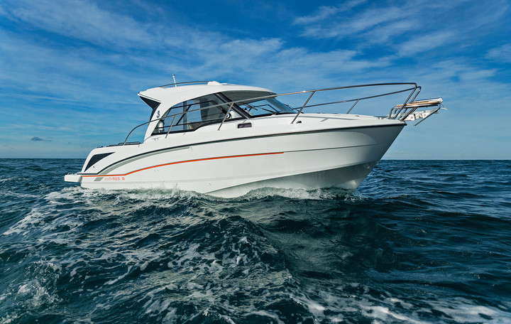 Antares 8 (Outboard)