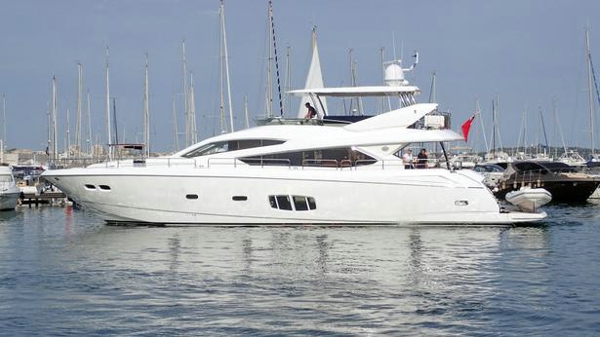 Sunseeker motor yacht Family Spirit sold