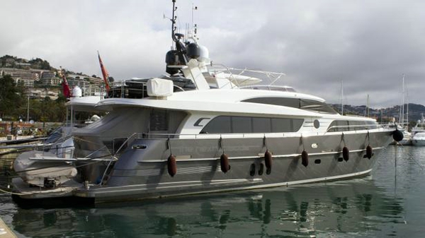 Van der Valk motor yacht The Next Episode sold