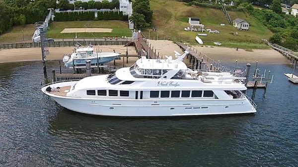 Hatteras motor yacht Nicole Evelyn sold