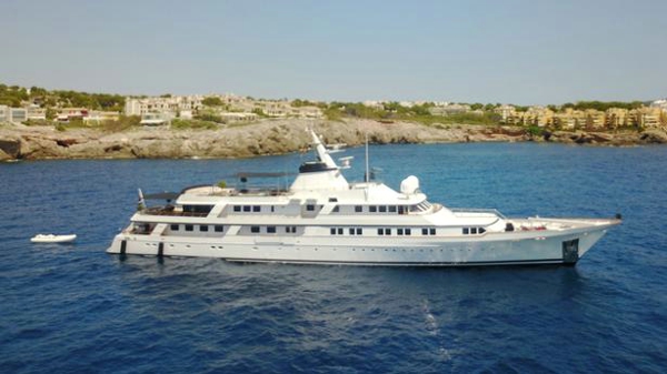 Feadship motor yacht Sanoo for sale