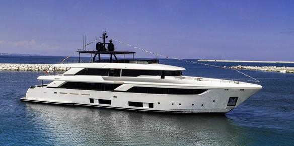 Custom Line Launches its New Flagship Yacht