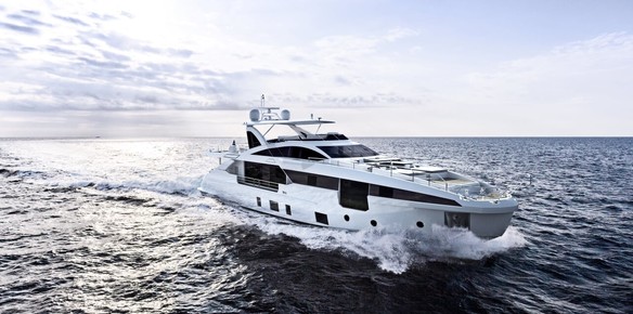 Azimut Unveils its Grande 32 Metri